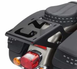 Harley Davidson HoldFast Two-Up Tour-Pak Gepäckträger Schwarz 5 Harley Davidson HoldFast Two-Up Tour-Pak Gepäckträger Schwarz -Harley Davidson Store 50300188 2