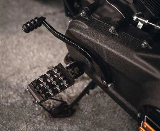 Harley Davidson Dominion Fahrer Fußrasten Schwarz 5 Harley Davidson Dominion Fahrer Fußrasten Schwarz – Bild 3