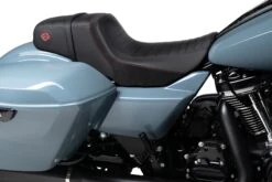 Harley Davidson H-D Switchback Sitzbank Rote Naht -Harley Davidson Store 52000756 ob3