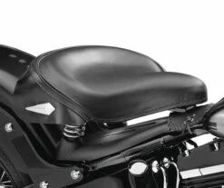 Harley Davidson Deluxe Leder Solo Federsattel Mit Nostalgic Einfassung 7 Harley Davidson Deluxe Leder Solo Federsattel Mit Nostalgic Einfassung -Harley Davidson Store 52006 47b 3