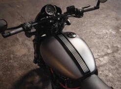 Harley Davidson Fuel Tank Trim, Schwarz Cut -Harley Davidson Store 61400379 33