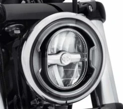 Harley Davidson Daymaker 5.75" Signature Reflector LED Scheinwerfer Schwarz 8 Harley Davidson Daymaker 5.75" Signature Reflector LED Scheinwerfer Schwarz -Harley Davidson Store 67700356 31